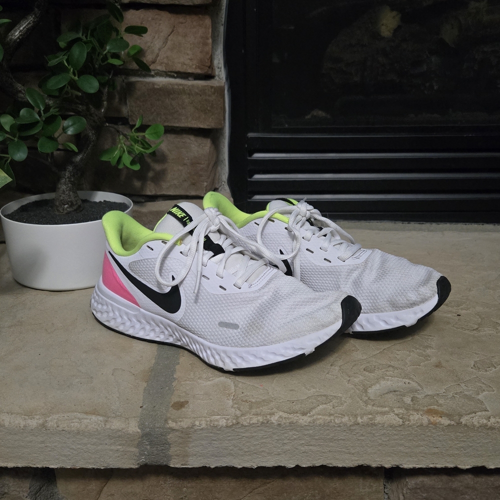 Nike Women's White and Pink Running Shoes